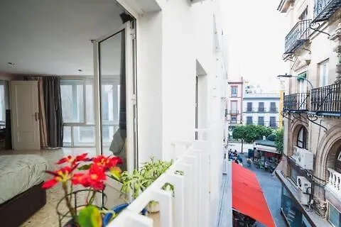 Charming 2 Bedroom Apartment In The Heart Of Seville