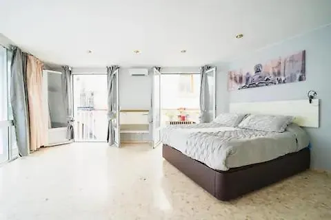 Charming 2 Bedroom Apartment In The Heart Of Seville