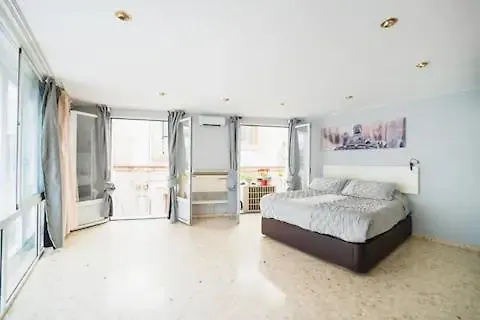 Charming 2 Bedroom Apartment In The Heart Of Seville