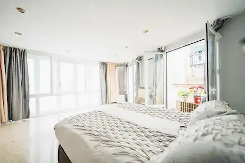 Charming 2 Bedroom Apartment In The Heart Of Seville