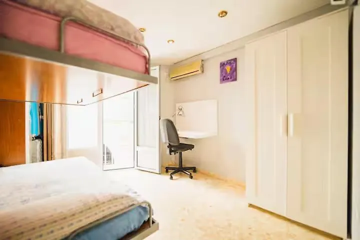 Charming 2 Bedroom Apartment In The Heart Of Seville Spain